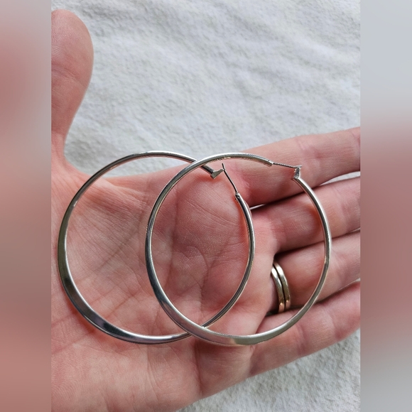 Premier Designs On The Town Silver Plated Hoop Earrings, Large, Reflective, NIB - Picture 4 of 16